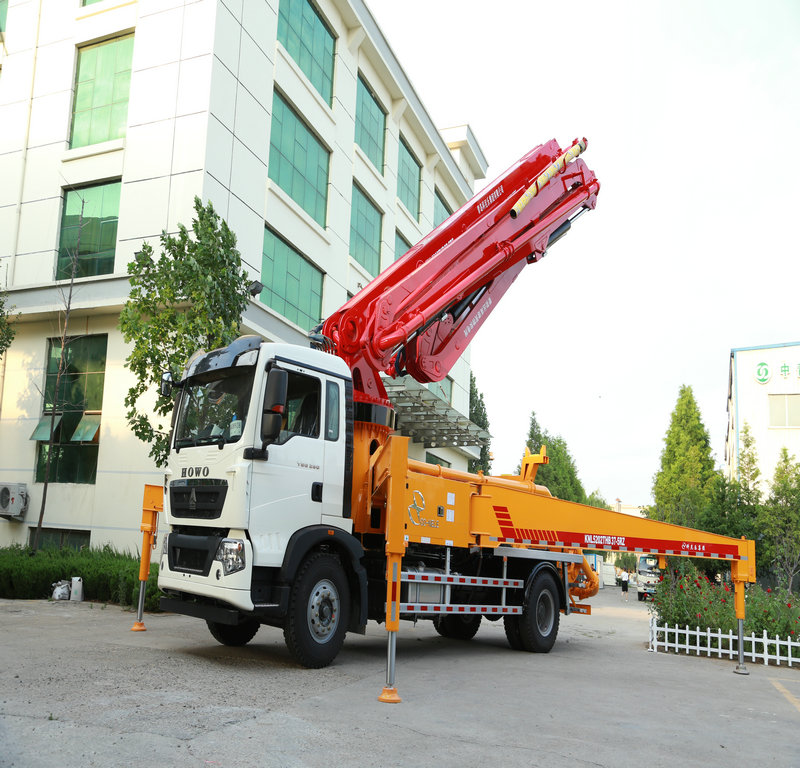 混凝土臂架泵車，小型混凝土泵車，天泵，泵車，小型泵車